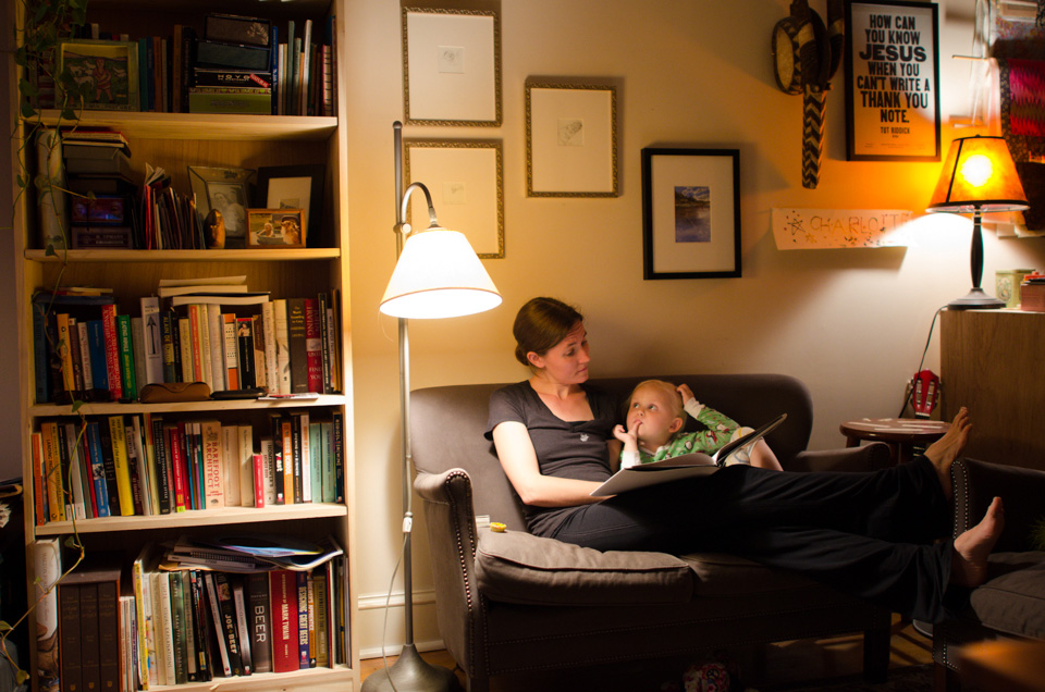 Maggie and Charlotte reading (1)